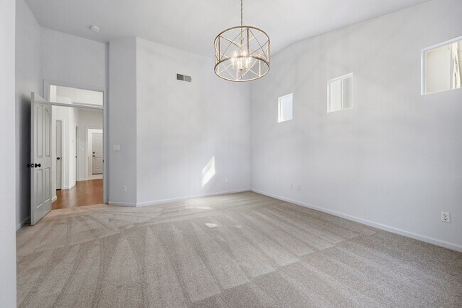 Building Photo - 1439 Gordon Dr