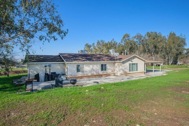 Primary Photo - Peaceful Country Living on Thermal Road 3 ...