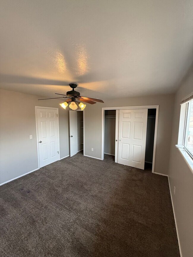 Building Photo - 14086 E 22nd Pl