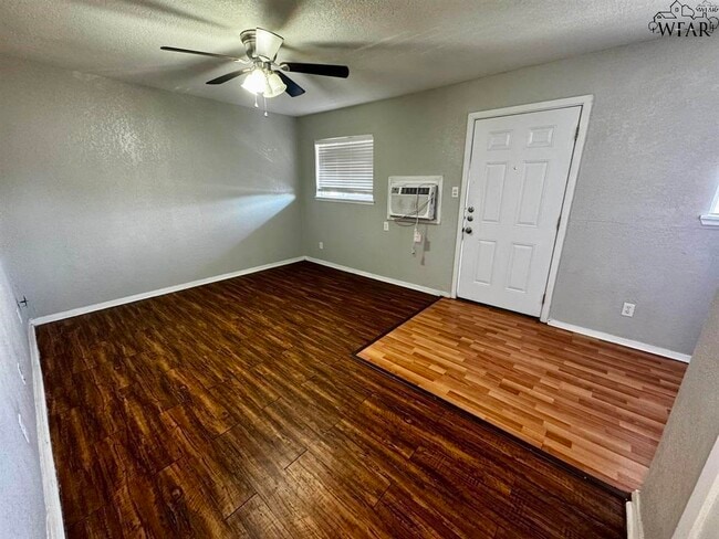 Building Photo - 1710 10th St