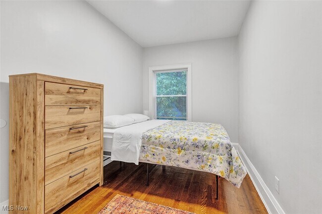 Building Photo - 2257 Grandview Ave