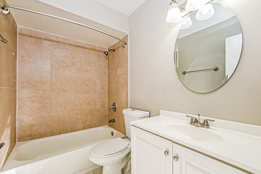 Building Photo - 1348 Andes Dr