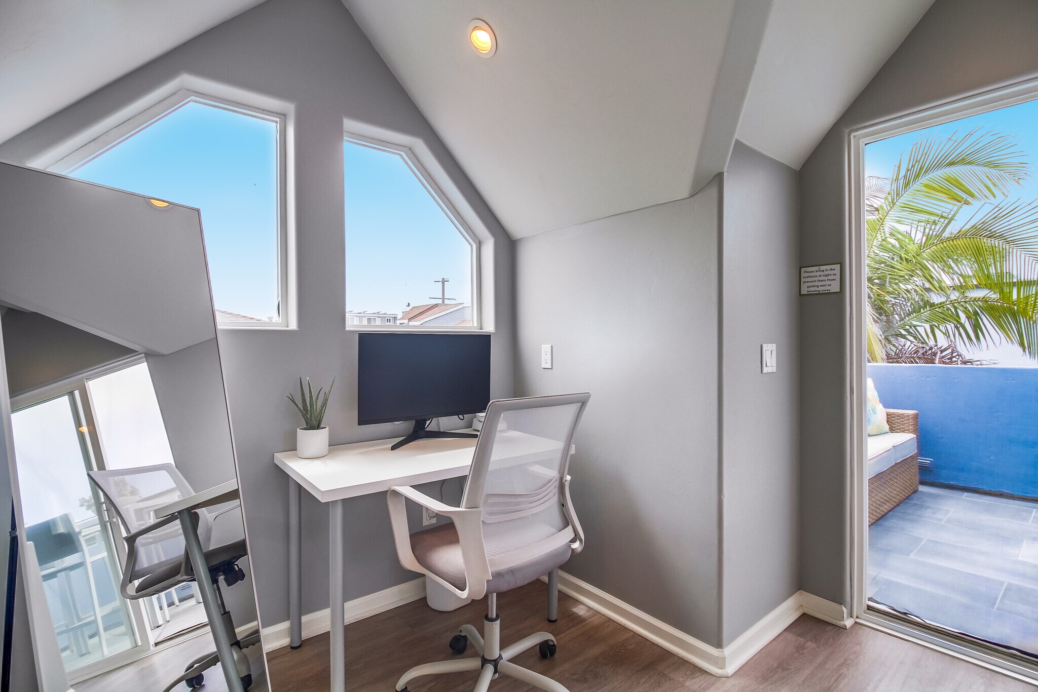 Building Photo - 735 Whiting Ct