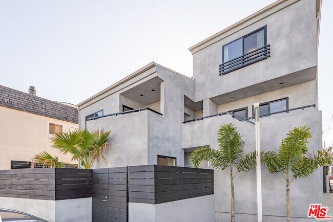 Building Photo - 3109 Strongs Dr