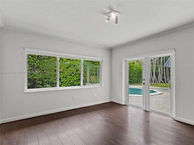 Building Photo - 651 S Mashta Dr