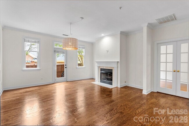Building Photo - 1192 Hampton Gardens Ln