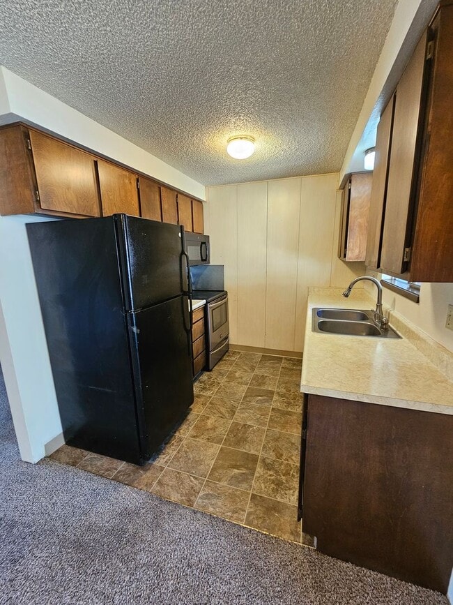 Building Photo - Private house, in great location!