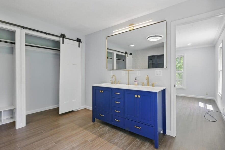 Building Photo - 1306 Marion Dr