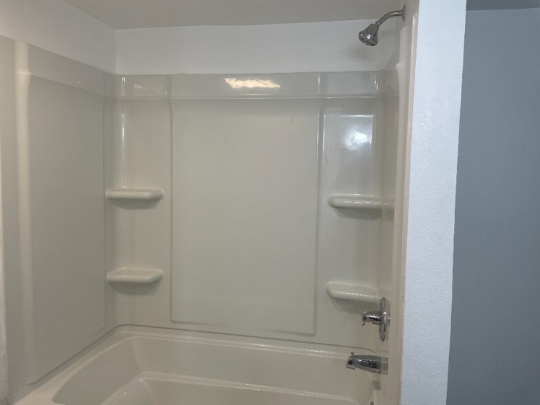 Building Photo - 416 Old Beason Well Rd