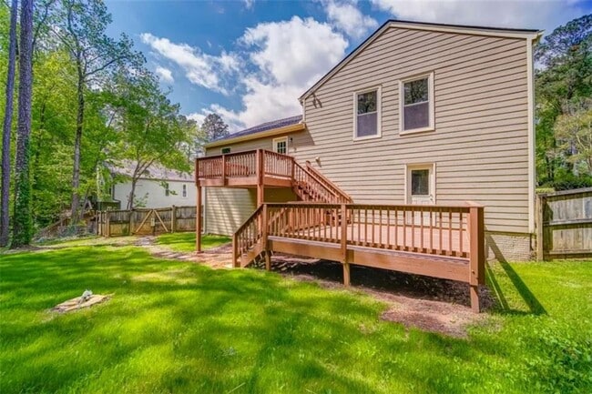 Building Photo - 2218 Woodfern Dr