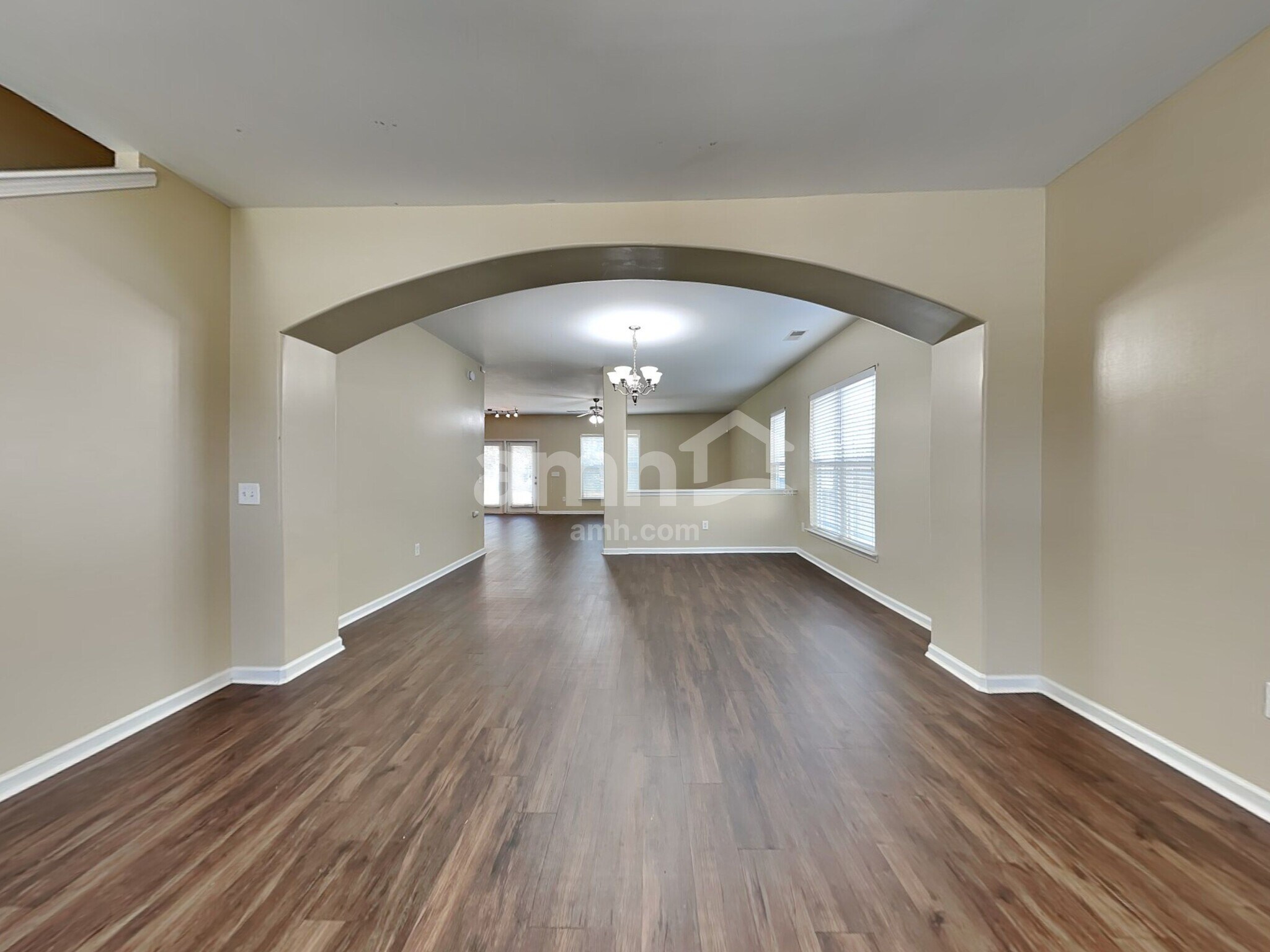 Building Photo - 137 Lake House Rd