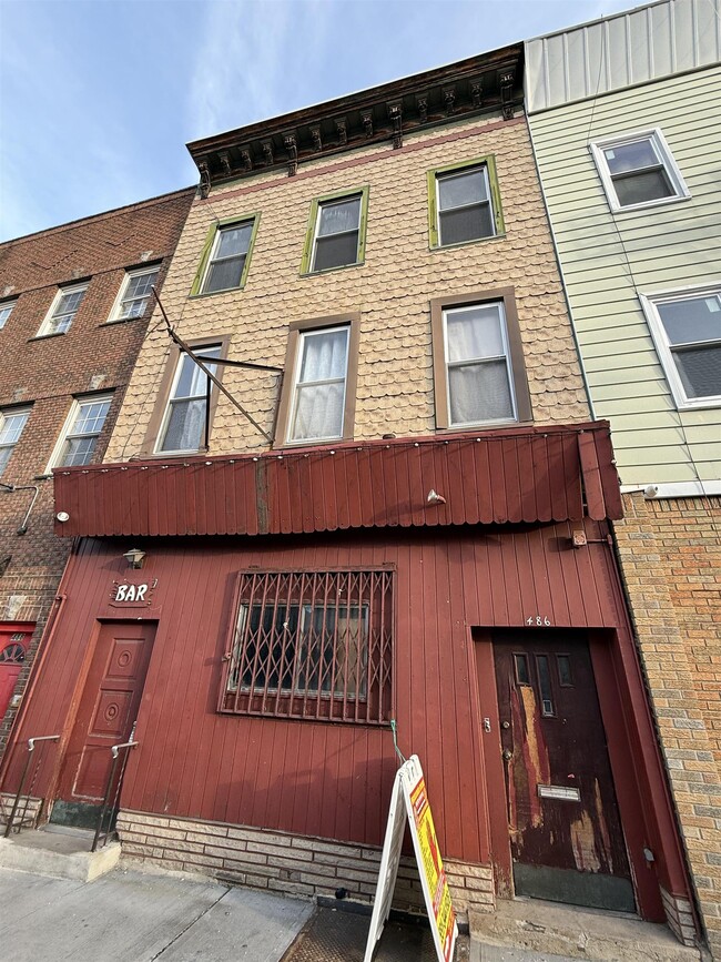 Building Photo - 486 Central Ave