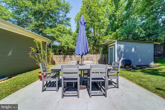 Building Photo - 7806 Jansen Dr