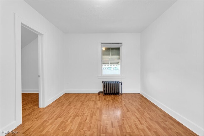 Building Photo - 5910 Laverne Ave