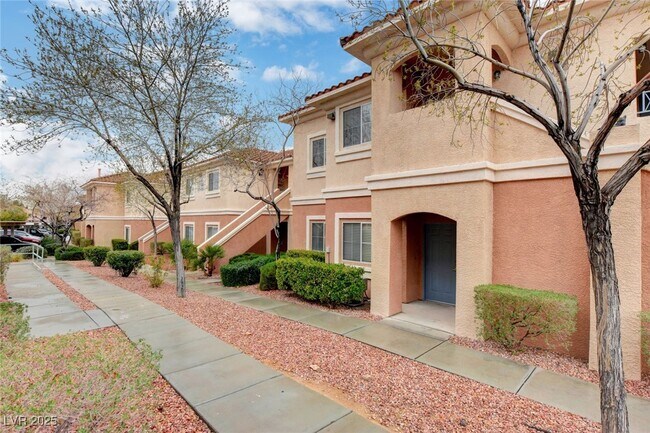 Building Photo - 10552 Pine Pointe Ave