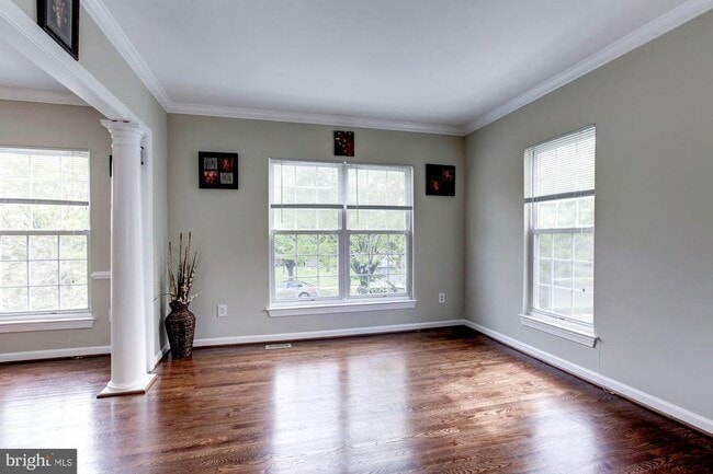 Building Photo - 13724 Valley Oak Cir