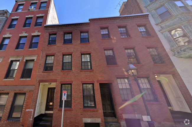 Building Photo - 59 Joy St