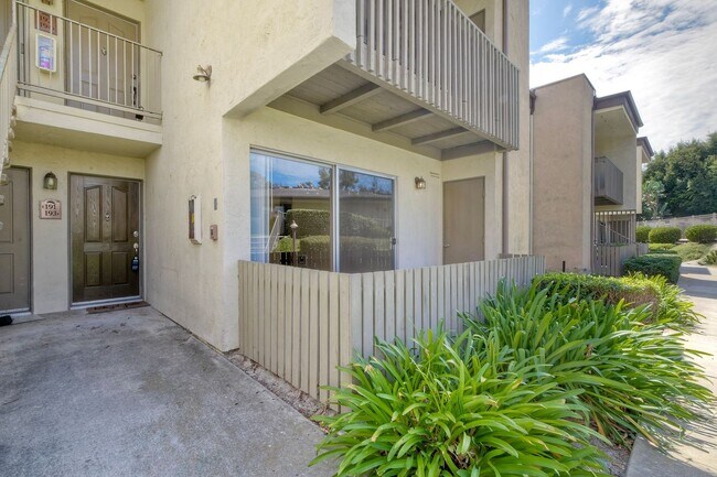 Building Photo - 432 Edgehill Ln