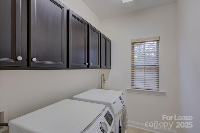 Building Photo - 10925 Preservation Park Dr
