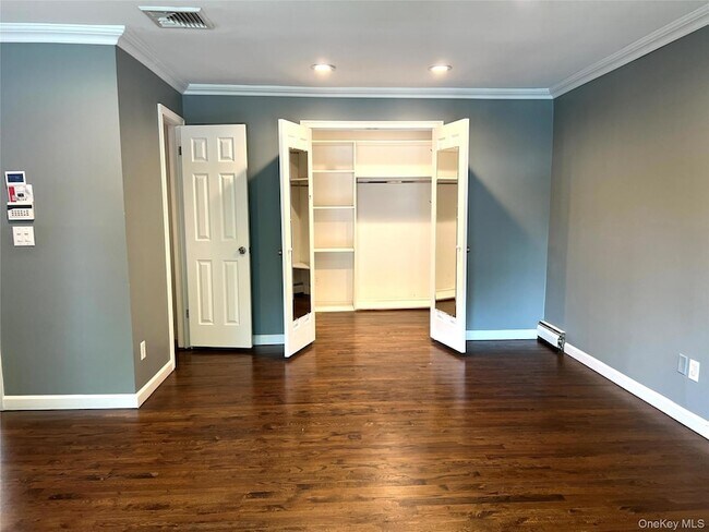 Building Photo - 18 Melrose Ln