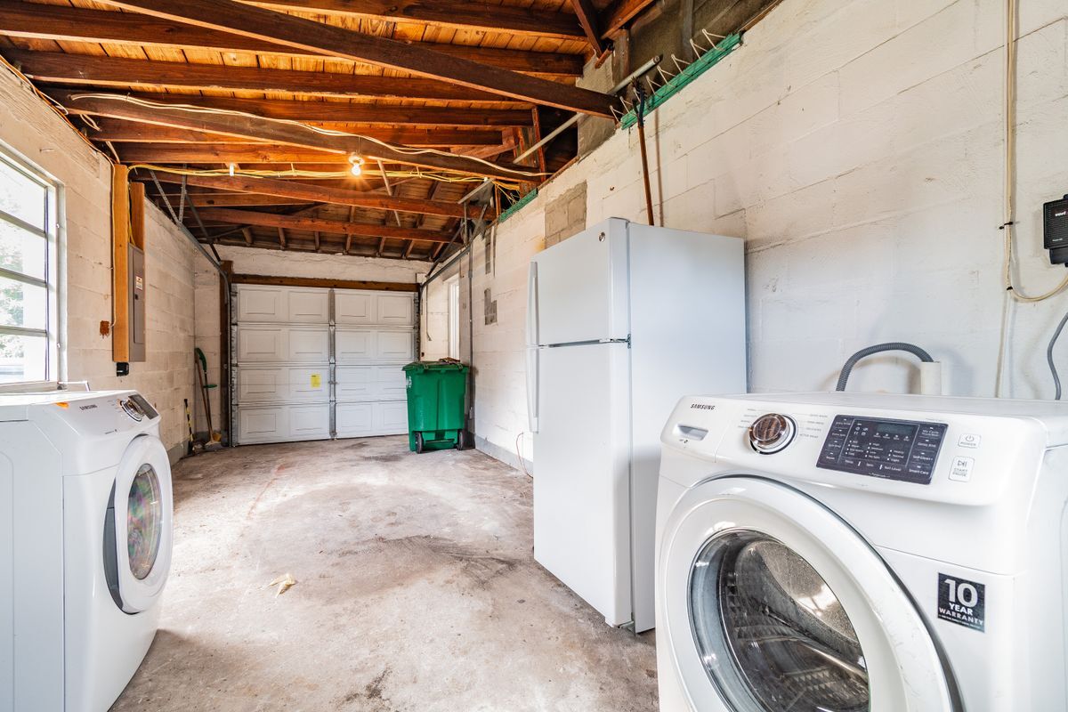 Building Photo - 4511 S Cameron Ave