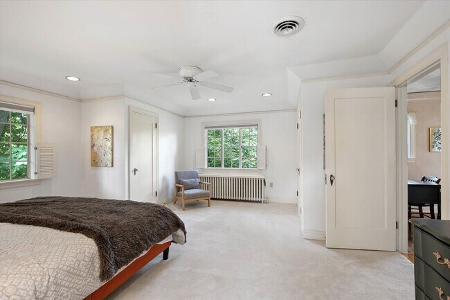 Building Photo - "Luxurious 5-Bedroom Spokane Retreat with Pool, Guest Suite, and Stunning Finishes!"