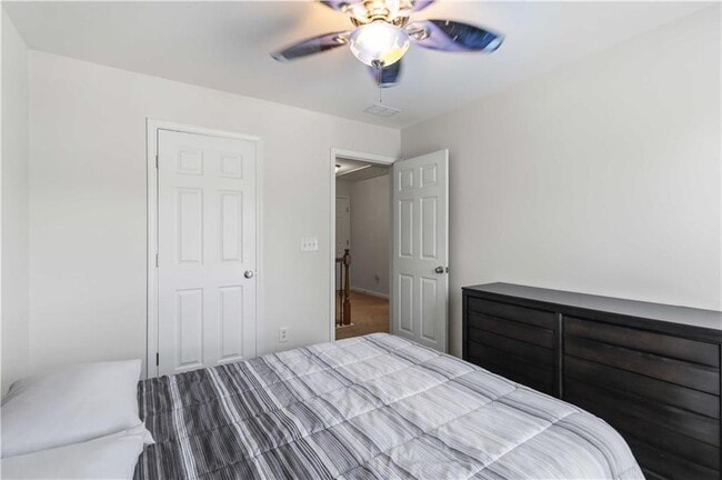 Building Photo - 105 Finchley Dr