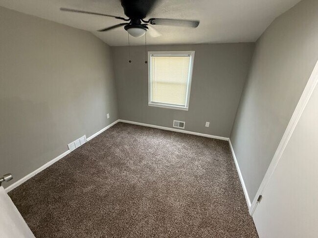 Building Photo - 3BR/2.5BA Duplex w/ 1-Car Garage + Fenced Yard