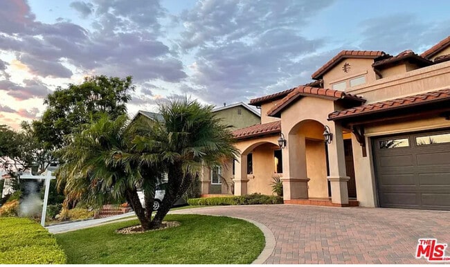 Primary Photo - 3250 Midvale Ave