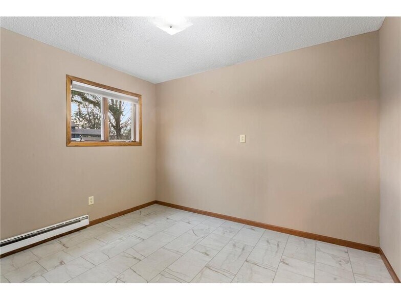 Building Photo - 615 High Ridge Rd