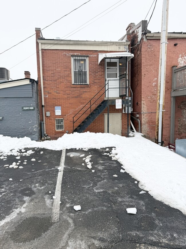 Building Photo - 329 W Broadway St