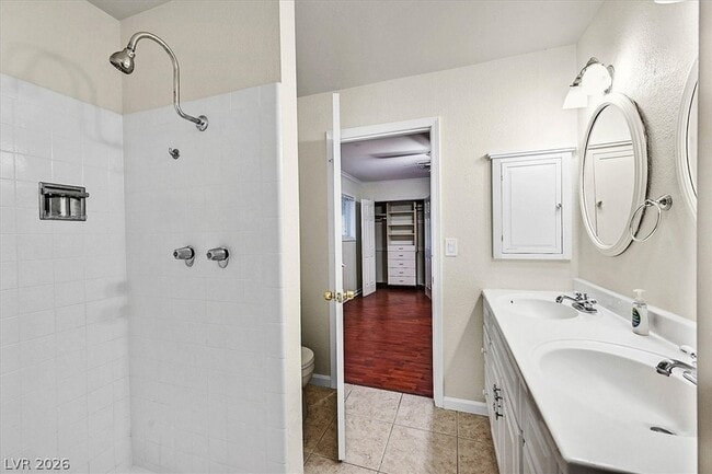 Building Photo - 3645 Forestcrest Dr