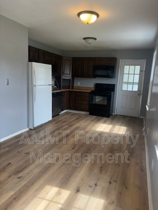 Building Photo - 120 Florida Ave SW