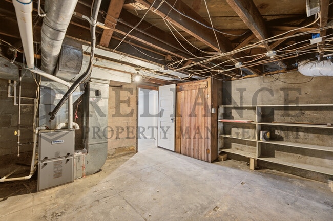Building Photo - 111 N Clifton Ave