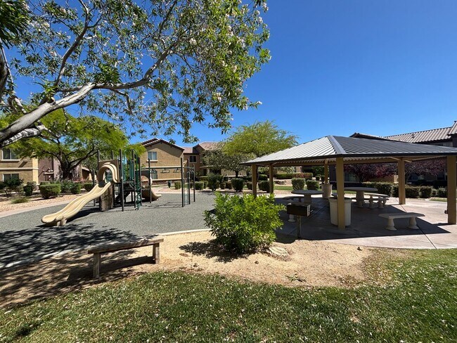 Building Photo - Beautiful 3Bed/2Bath/1Car Condo in Sky Pointe Community – Northwest Las Vegas!