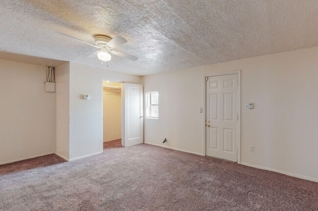 Building Photo - CLEAN CUTE SOUTH VALLEY 2 Bedroom 1 Bath