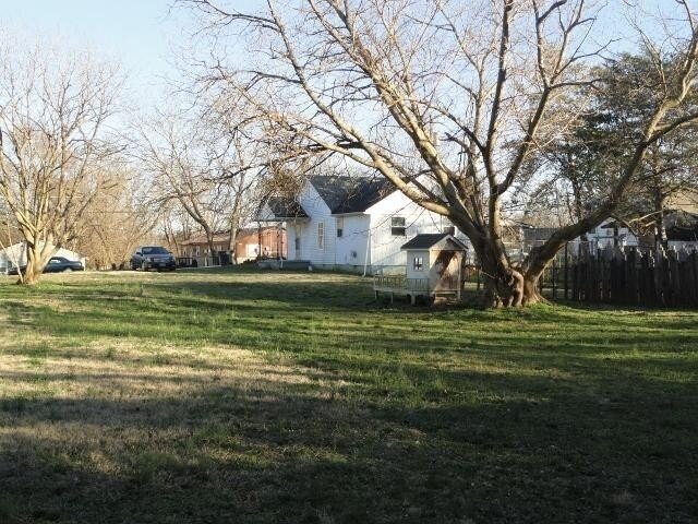 Building Photo - 1319 Searcy St