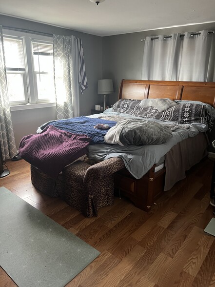 Building Photo - 27 Intervale St