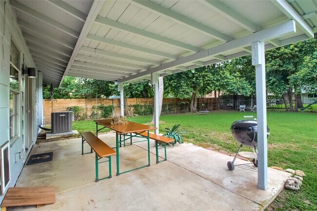 Building Photo - 8302 Rockwood Ln