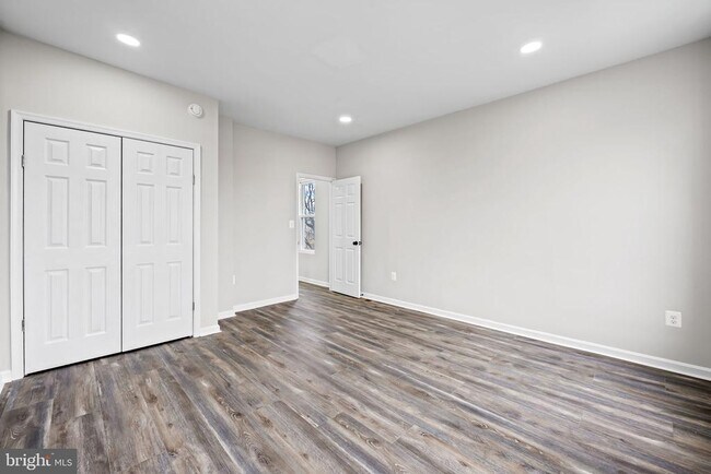 Building Photo - 1918 E Lafayette Ave