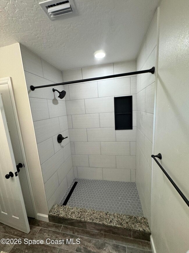 Building Photo - 540 Elliott Dr