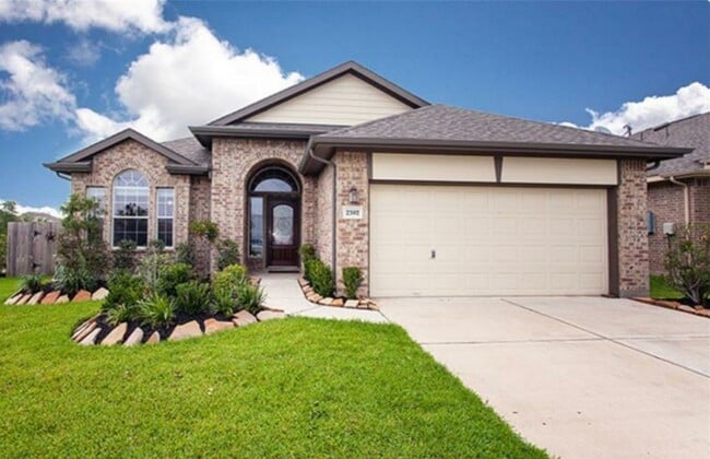 Primary Photo - 2302 Cantabria Ln