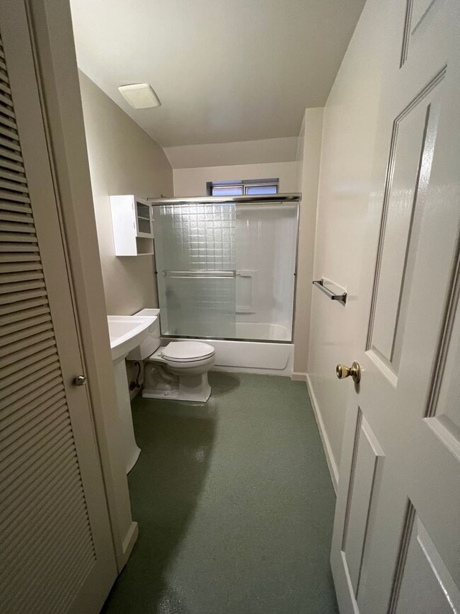 Building Photo - Charming home walking distance to Union Hi...