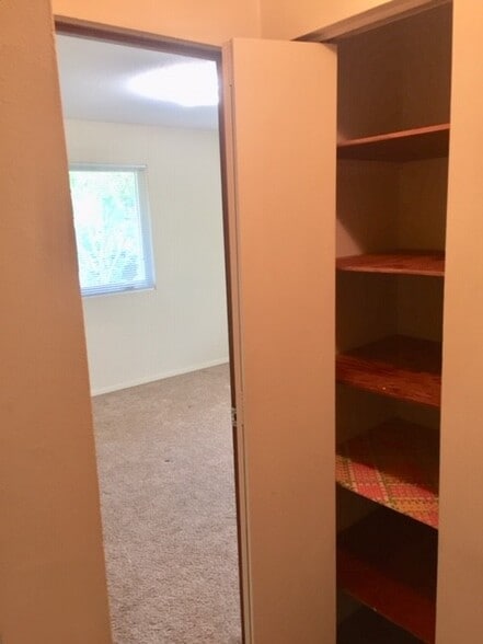 Closet - 5747 Glenwood Ave