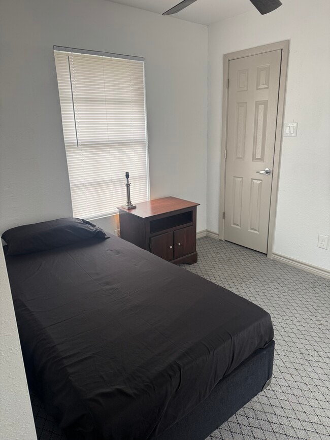 Building Photo - 4322 Madden Ln