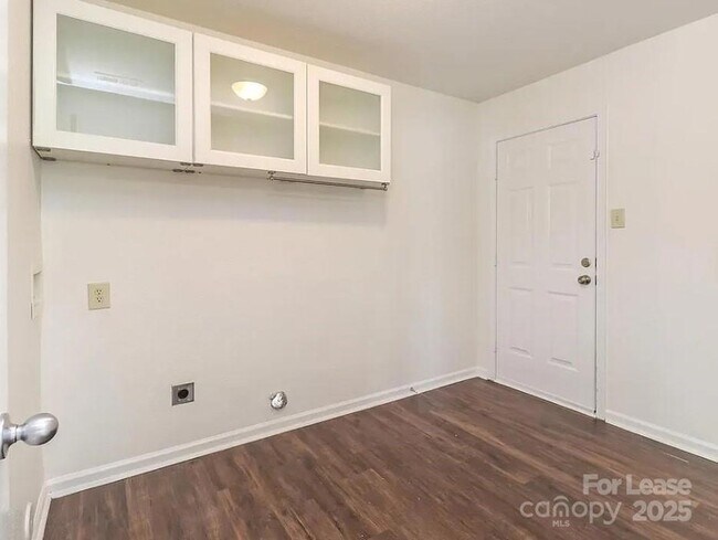 Building Photo - 3609 McDuff Ct