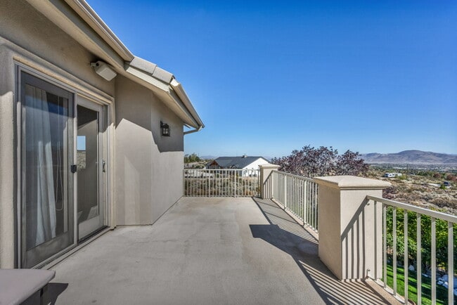 Building Photo - 1520 Taos Ln