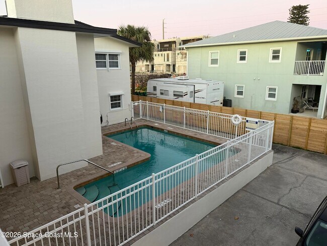 Building Photo - 154 Crescent Beach Dr