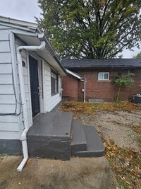 Building Photo - 4bed/2bath house  (EHA APPROVED)