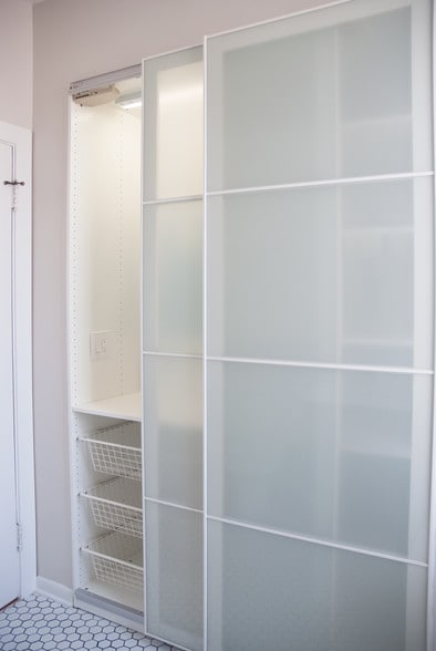 Bathroom - 2nd vanity - 2017 W Cullom Ave